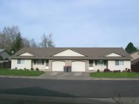 McMinnville Duplex: Investment Opportunity