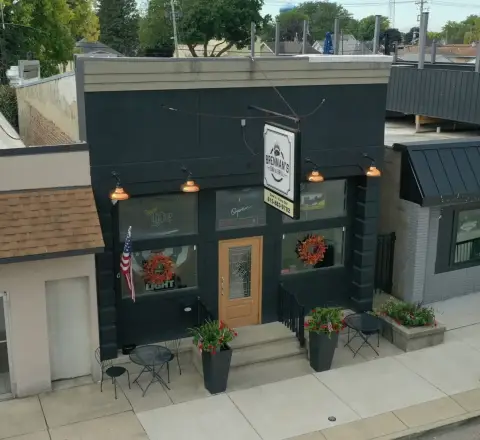 Renovated Restaurant and Bar in Oglesby