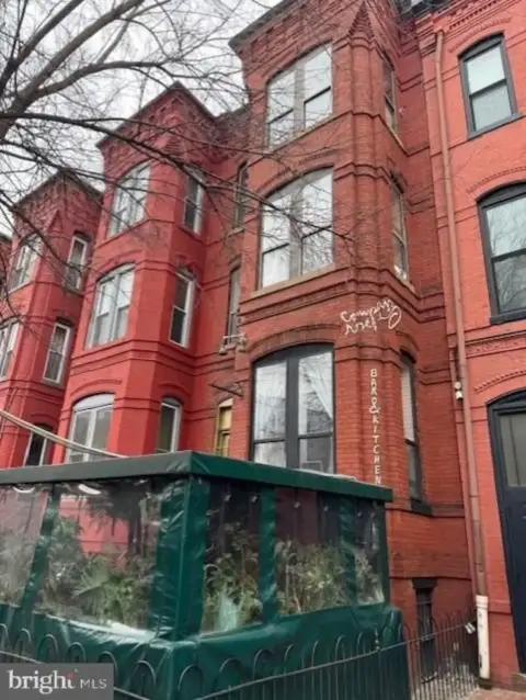 Renovated Retail Building in Washington