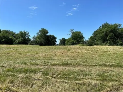 Kingston Land: Residential or Commercial