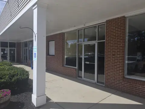 Multi-Office Property with Loading Garage