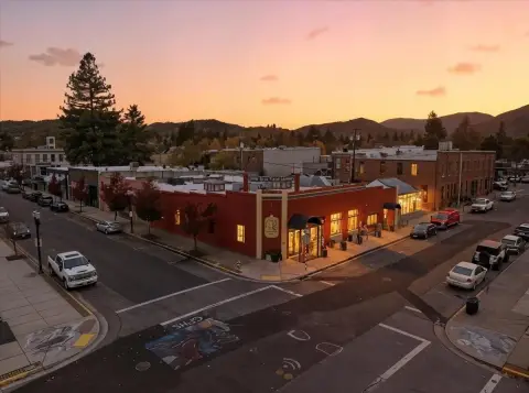 Grants Pass Restaurant/Retail Opportunity