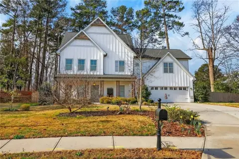 Craftsman Farmhouse in Hampton Preserve
