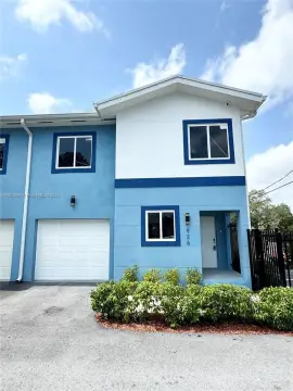 Newer Fort Lauderdale Fourplex Townhomes
