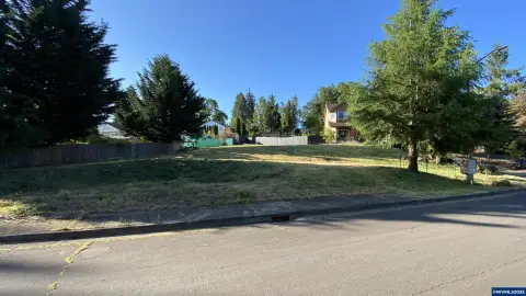 Residential Lot in South Salem