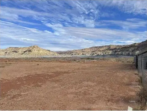 2.9 Acres in Big Water, UT