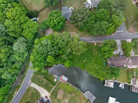 Waterfront Lot in Muscle Shoals