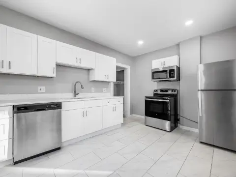 Updated Duplex in Merion Village