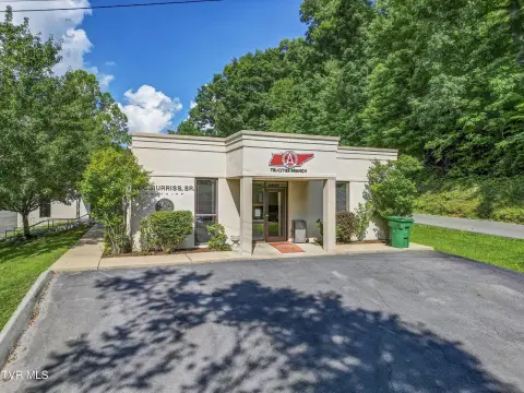 Versatile Commercial Space Near I-81