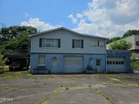 Commercial Property with Apartment