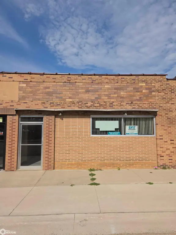 111 N Hall St, Algona, IA 50511