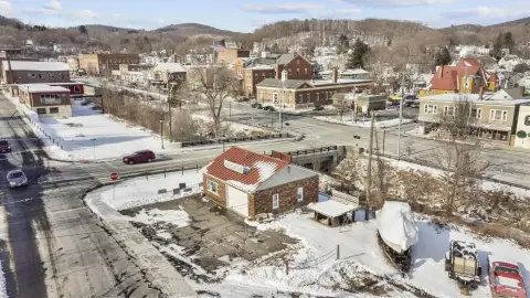 Versatile Commercial Space in Winchester