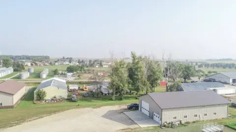 Multi-Use Commercial Building in Primghar