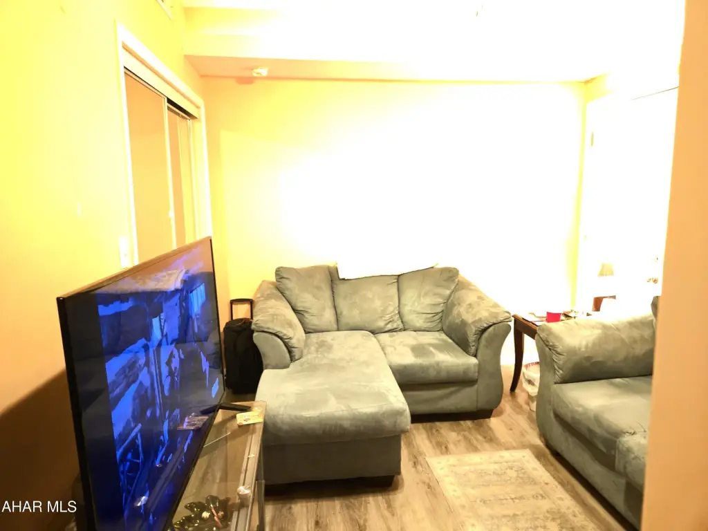 Picture 4