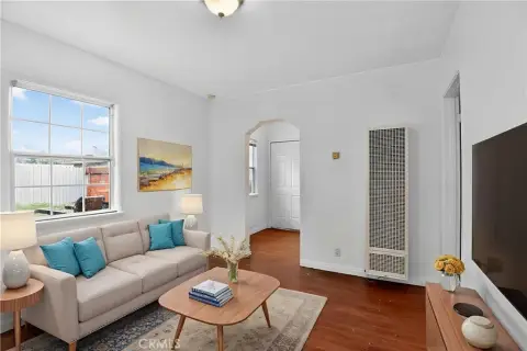 Charming Long Beach Duplex