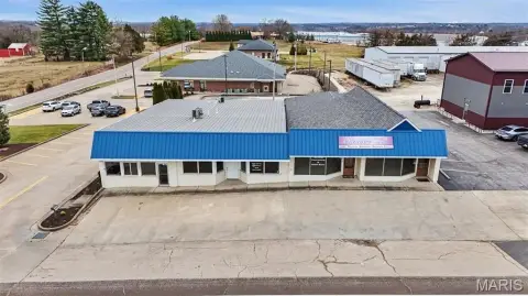 Highway 100 Retail Opportunity