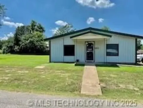 Multipurpose Office Building in Krebs