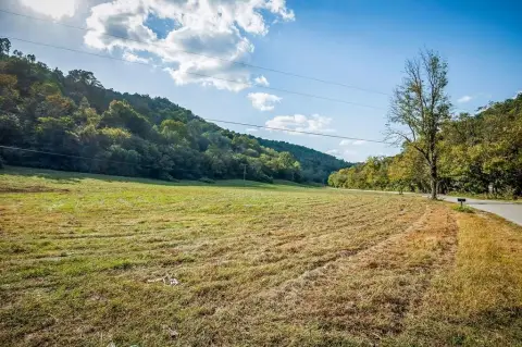 Unrestricted Acreage in Liberty, TN