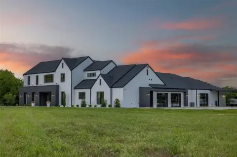 Luxury Estate Farm-Ranch in Chappell