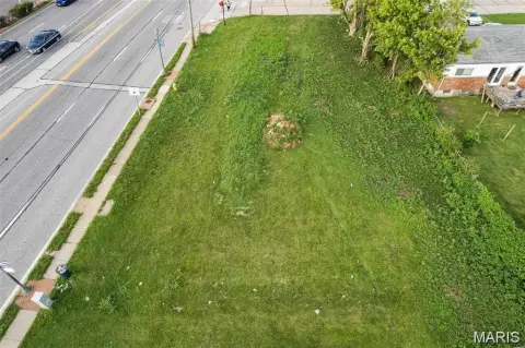 Residential Land in Hazelwood, MO