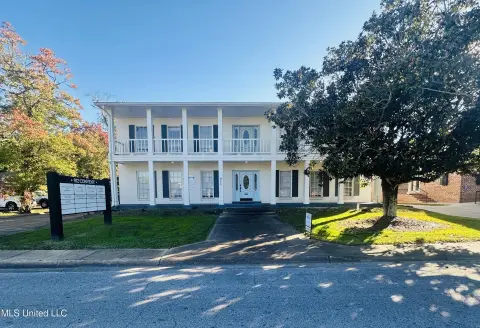 Office Suites with Shared Amenities