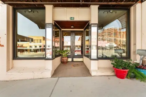 De Leon Retail/Office Opportunity