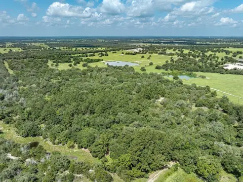 Secluded 21-Acre Retreat Near Giddings
