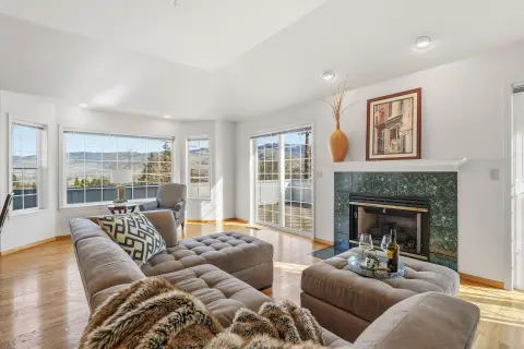 Ashland Duplex with Two Garages