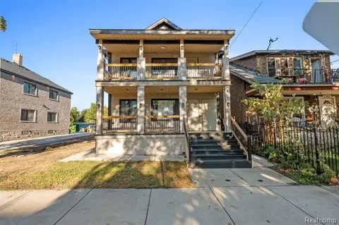 Renovated Triplex in Southwest Detroit