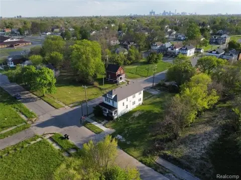 Detroit Duplex on Double Lot