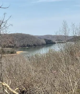 Land with Utilities in Byrdstown