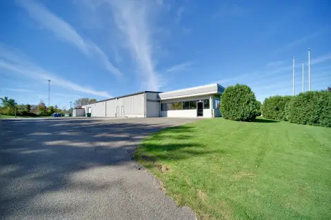 Flex Space With Overhead Door