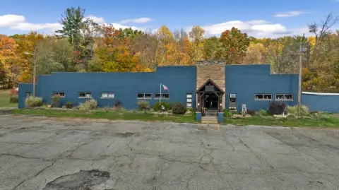 Thriving Bowling and Entertainment Center