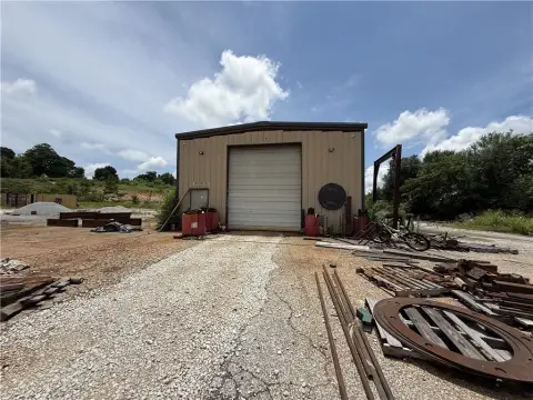 Flex Space with Storage Building