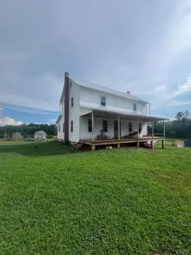 Farmhouse on 15 Acres