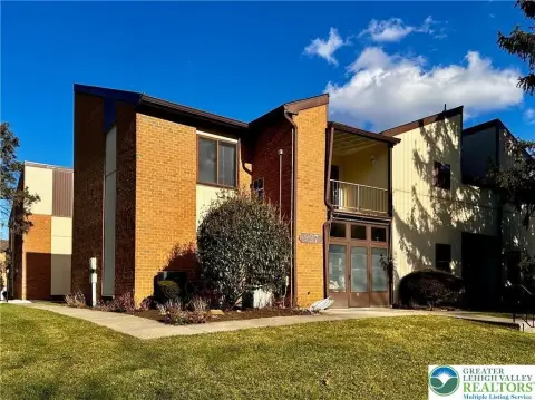 Allentown City Condo with Balcony