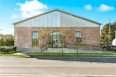 Turn-Key Restaurant in Algiers Point