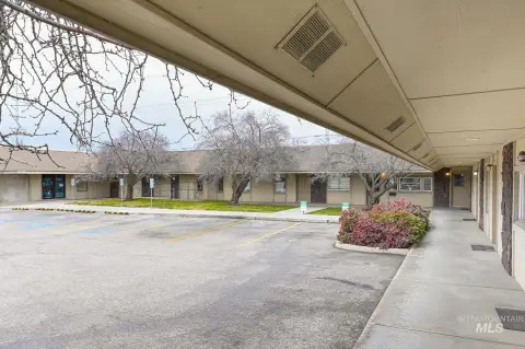 Meridian Office Building For Sale