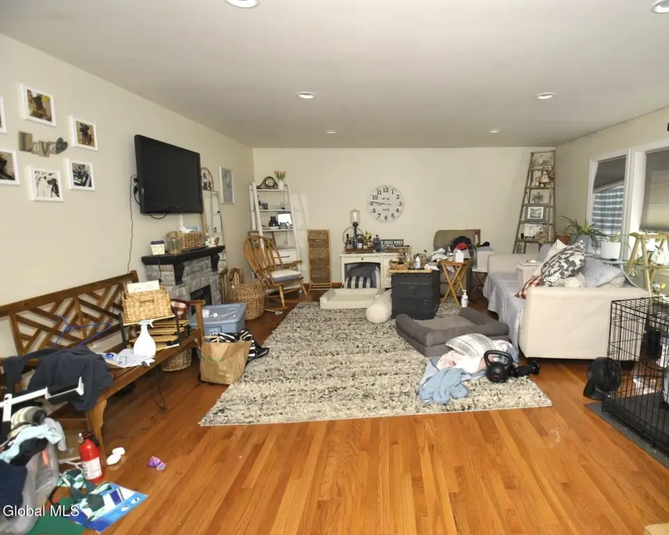 Picture 4