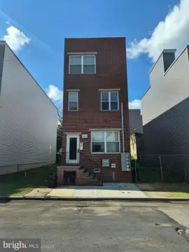 Three-Unit Contemporary Triplex