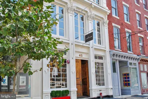 Storefront with Lower-Level Space