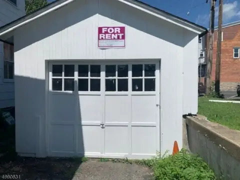 Garage For Rent Newton Town