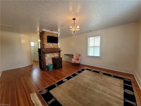 Picture of Office space at W Main St 207, Pilot Mountain, NC