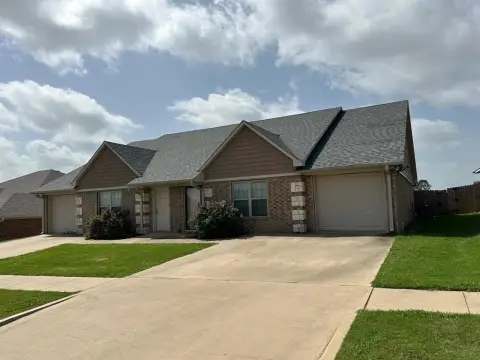 Tyler Duplex Near Highway 64