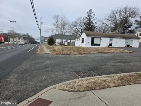 Route-Front Storefront Building