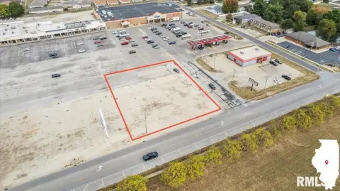 Commercial Corner Lot in Taylorville