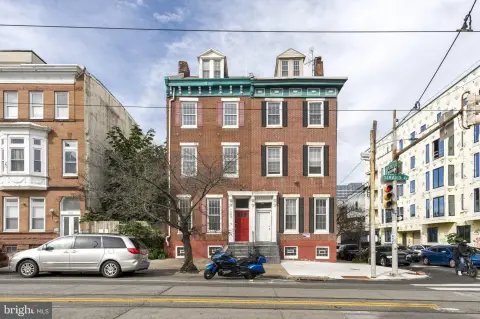 6-Unit Apartment Building