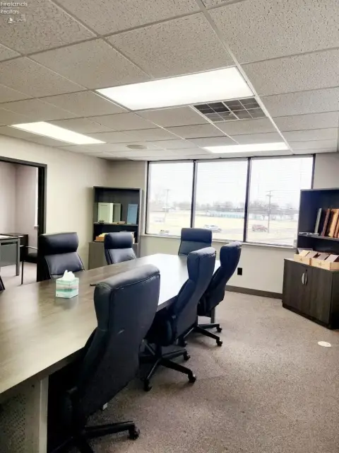 Renovated Corner Office with Utilities