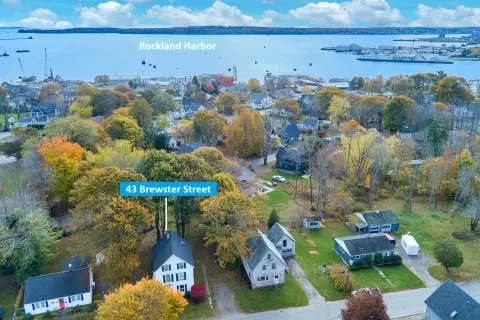 Rockland Triplex Near Downtown