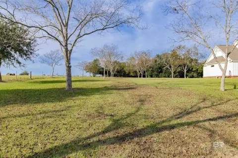 Fairhope Land Near Amenities